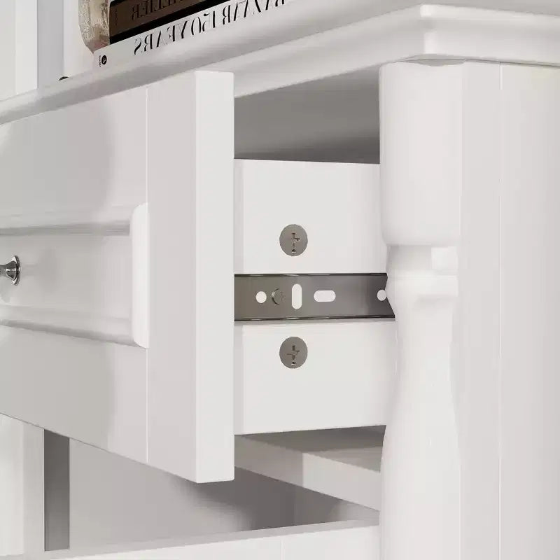 Ensemble de meubles de rangement hauts, vitrine à côté de la cheminée