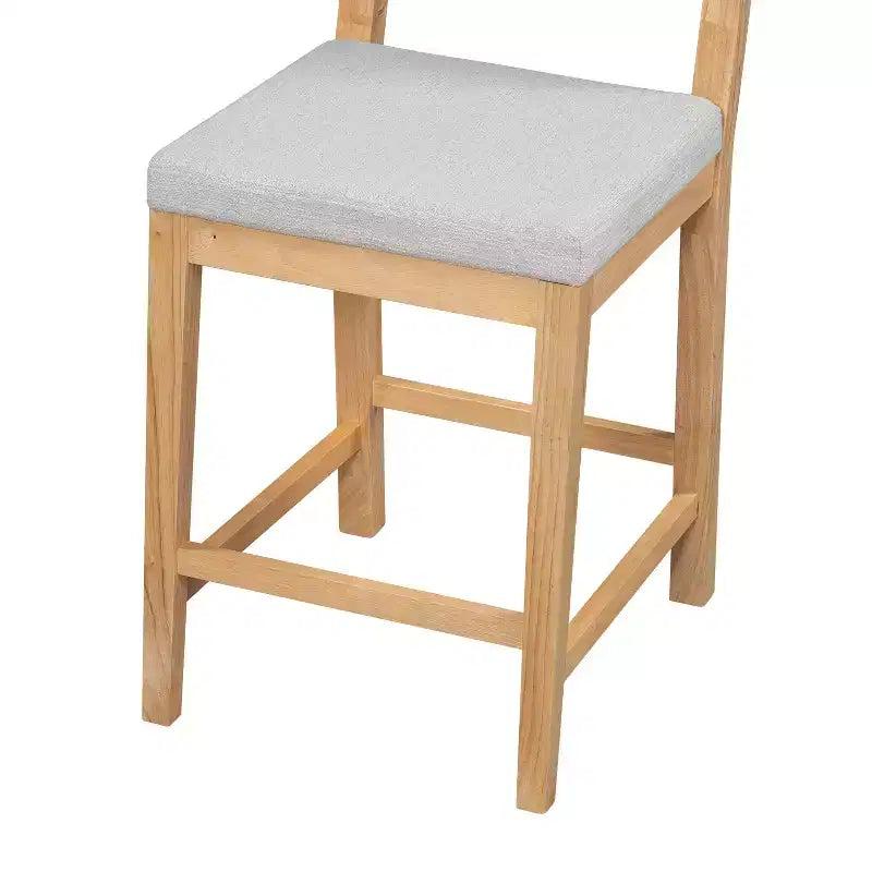 Tabouret de bar en rotin tressé et hévéa avec coussin