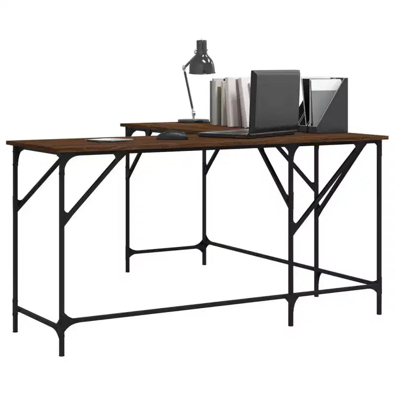 Bureau en chêne brun.